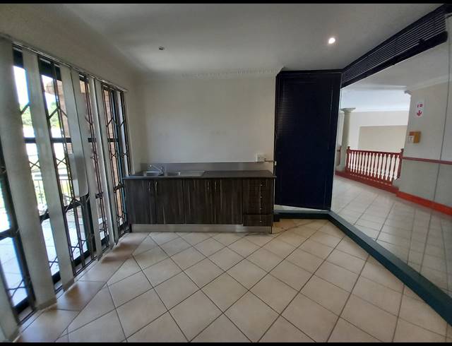 342M² OFFICE TO LET IN BRYANSTON